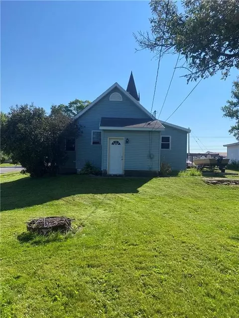 320 E Maple St, Stanley, WI 54768 photo 4