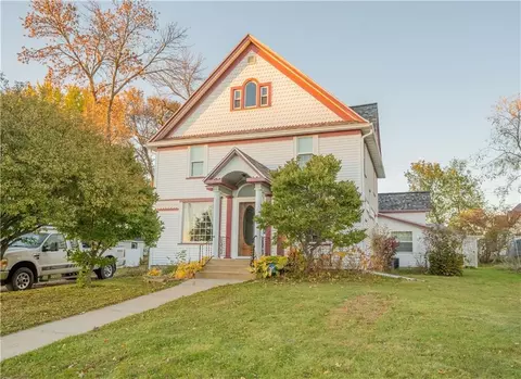 229 E 3rd Ave, Stanley, WI 54768