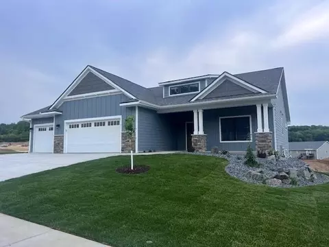5068 Timber Bluff Dr, Eau Claire, WI 54701