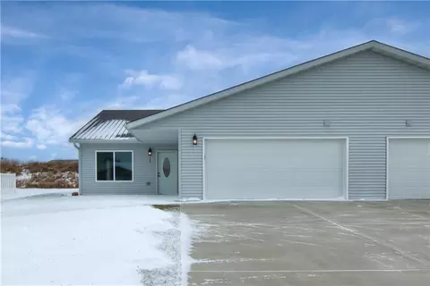 124 Vine St, Bloomer, WI 54724 photo 1
