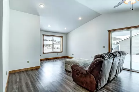 124 Vine St, Bloomer, WI 54724 photo 3