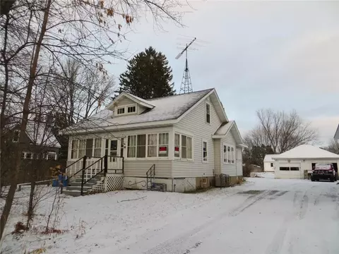 812 School St, Withee, WI 54498 photo 1