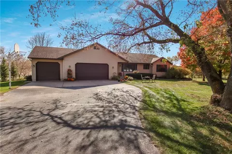 1109 Rainetta Dr, Eau Claire, WI 54701