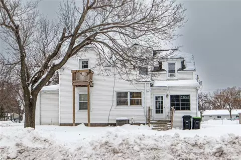 402 13th Ave W #1, Menomonie, WI 54751