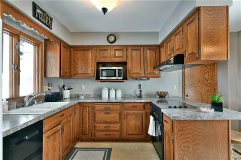 170 S 8th St, Barron, WI 54812 photo 4