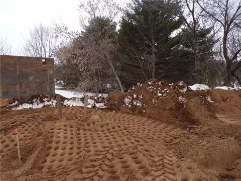 1685 Red Pine Ct, Eau Claire, WI 54701