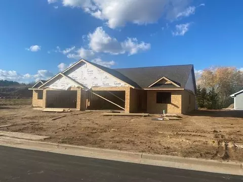 5245 Quiet Hollow Ct, Eau Claire, WI 54701