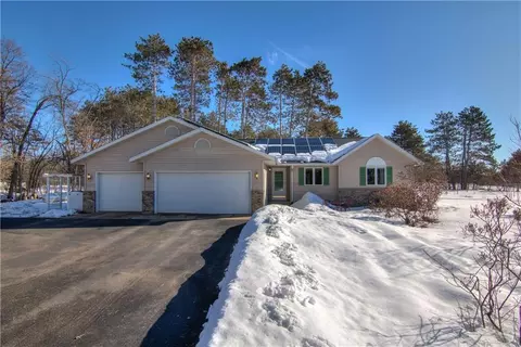 4811 River Glen Ct, Eau Claire, WI 54703
