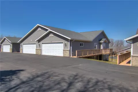 3242 Old Orchard Rd, Eau Claire, WI 54703
