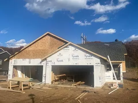 4864 Field Crest Ln, Eau Claire, WI 54701