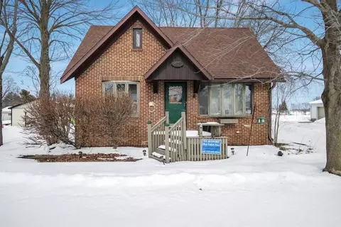 415 E Stanley St, Thorp, WI 54771