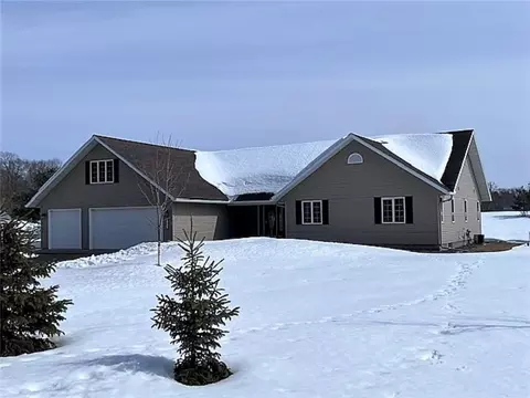 1426 E Lake Dr, Shell Lake, WI 54871