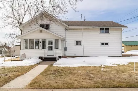 104 E Main St, Thorp, WI 54771