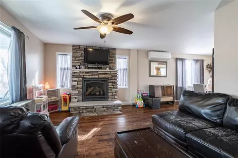 104 E Main St, Thorp, WI 54771 photo 3