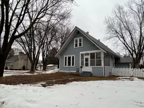 932 Stout St, Menomonie, WI 54751