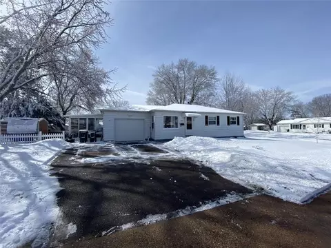 2003 Ash St, Eau Claire, WI 54703