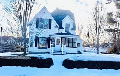 212 W 2nd St N, Ladysmith, WI 54848