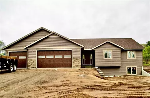 8840 S Cottonwood Cir, Eau Claire, WI 54701