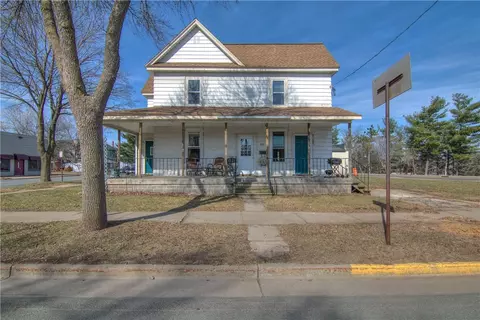 517 9th St E #1 & 2, Menomonie, WI 54751