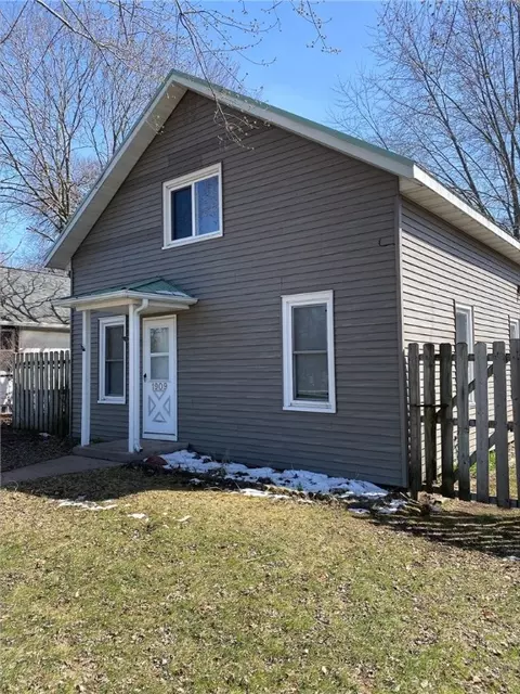 1909 Omaha St, Eau Claire, WI 54703