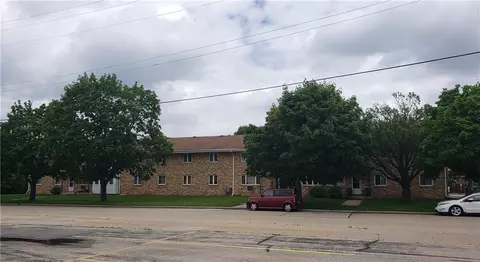 1820 Grove St #1, Oshkosh, WI 54901