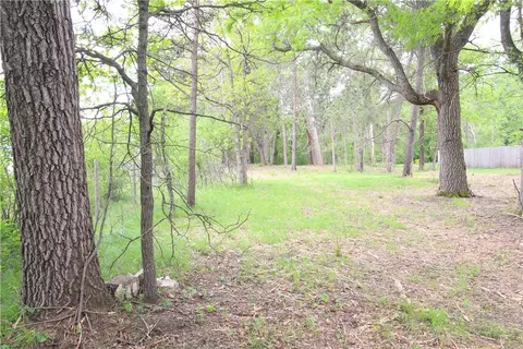 3917 N Shore Dr, Eau Claire, WI 54703