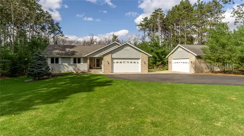1309 Red Pine Dr, Eau Claire, WI 54701
