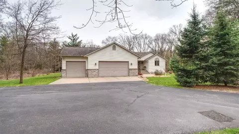 5623 Perth Dr, Eau Claire, WI 54703