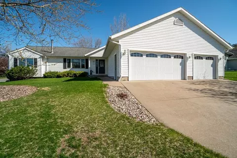 2120 Bordeaux Ct, Eau Claire, WI 54703