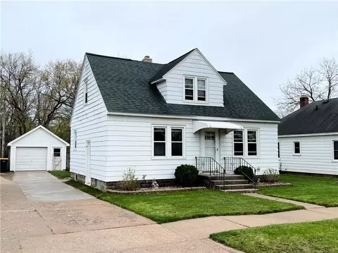 2531 6th St, Eau Claire, WI 54703