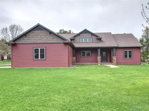 1132 Sweetwater Close, Altoona, WI 54720