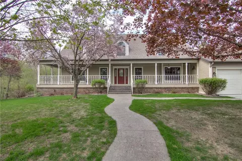 3920 Woodcrest Ct, Eau Claire, WI 54701