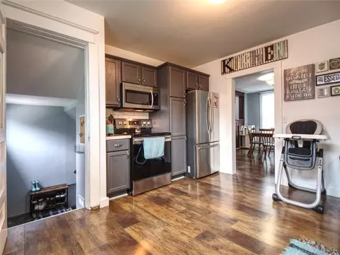 302 W Main St, Thorp, WI 54771 photo 5