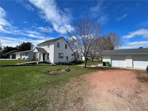 113 Elm St, Thorp, WI 54771