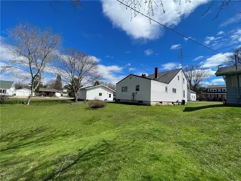 113 Elm St, Thorp, WI 54771 photo 3