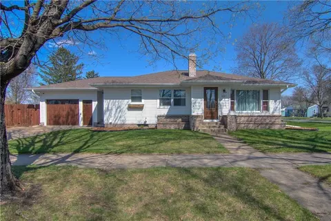 1117 Agnes St, Eau Claire, WI 54701