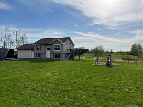 813 Carter Rd, Stanley, WI 54768
