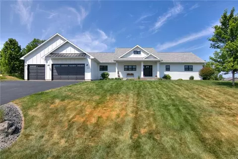 2021 Boulder Dr, Menomonie, WI 54751
