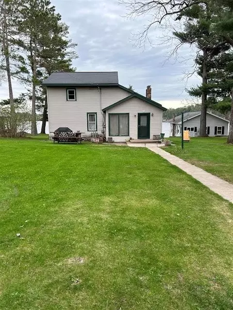 624 Lakeview Dr, Chetek, WI 54728