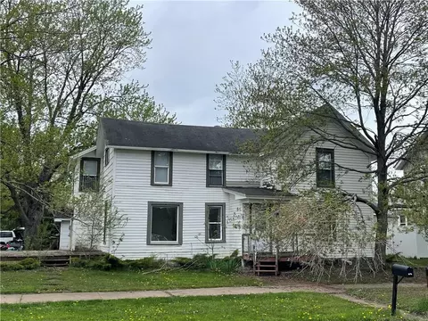 24 Woodward Ave #2, Chippewa Falls, WI 54729