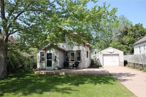 1504 Woodland Ave, Eau Claire, WI 54701