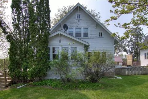 305 S Main St, Greenwood, WI 54437