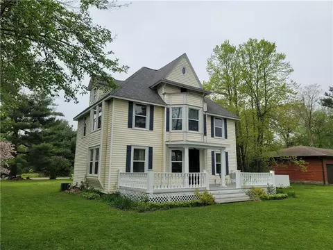 219 Lakeview Dr, Chetek, WI 54728