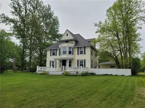 219 Lakeview Dr, Chetek, WI 54728 photo 2