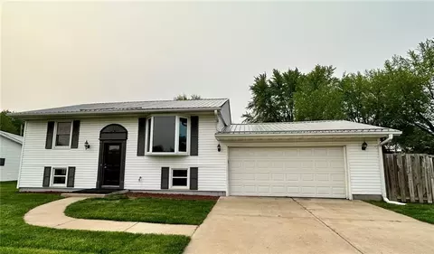 2814 Hemlock Ln, Eau Claire, WI 54703