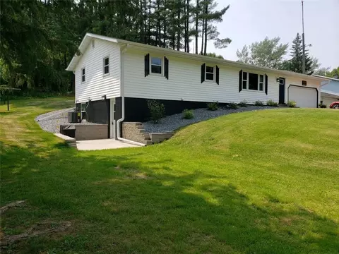 6513 Prill Rd, Eau Claire, WI 54701