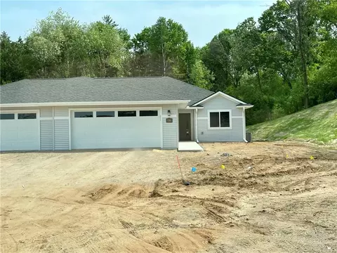 1355 Juniper Pl, Eau Claire, WI 54703