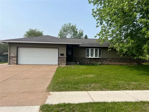 2124 Bradwood Ave, Altoona, WI 54720