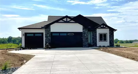 6418 Hope Ln, Eau Claire, WI 54701