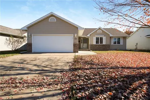 3339 E Meadows Pl, Eau Claire, WI 54701